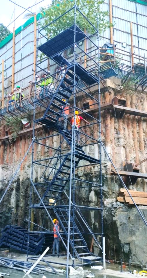 Schach steel scaffolding system in use