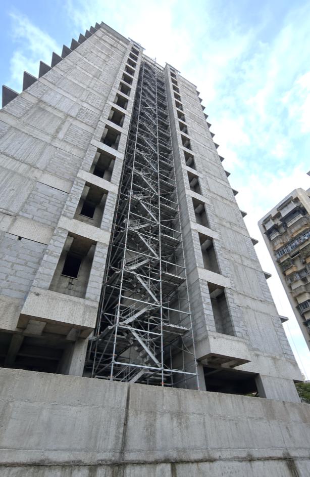 Schach steel scaffolding system in use